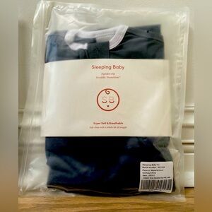 Zippadee-zip transition swaddle in classic grey, size MEDIUM. NWT